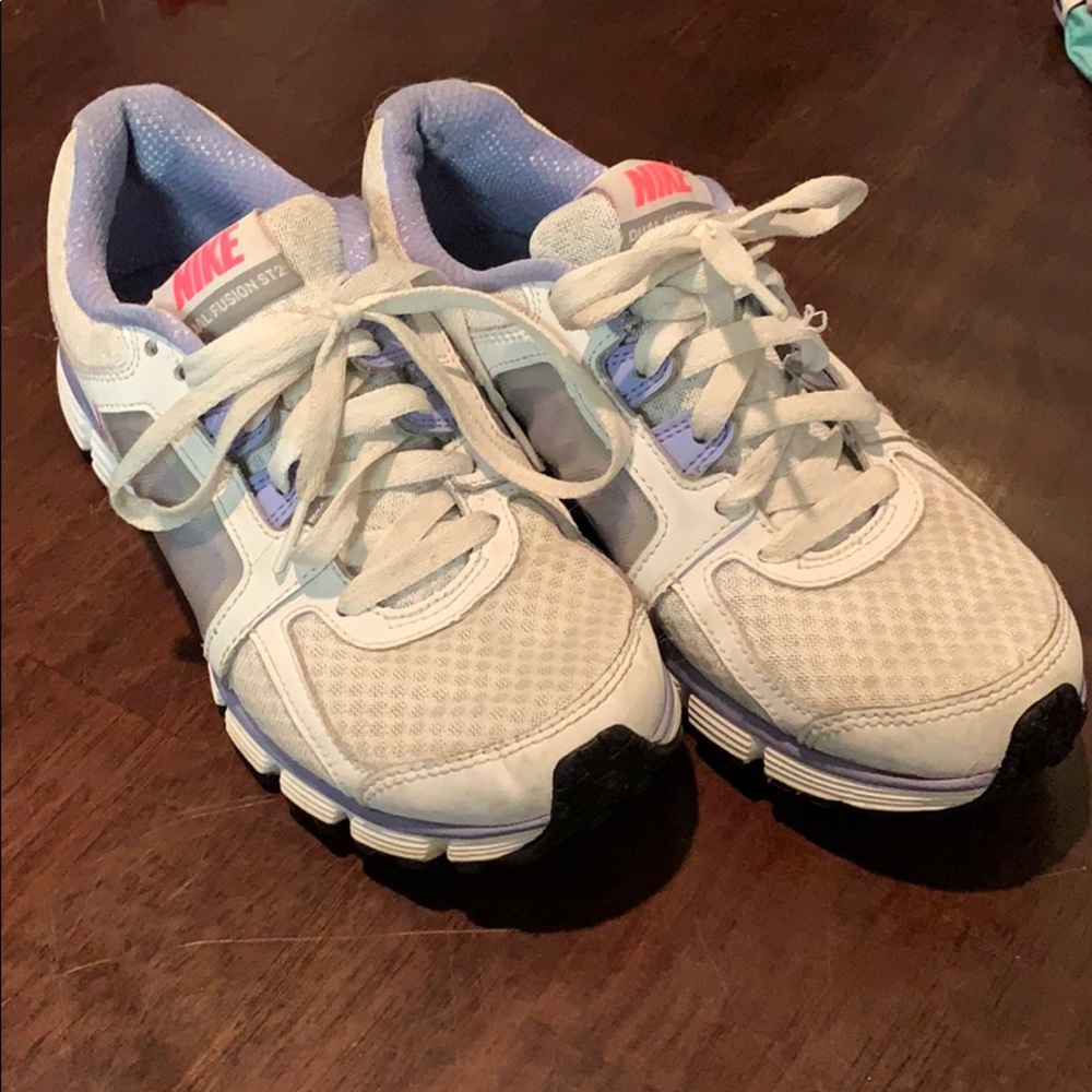 Nike Dual Fusion ST2
